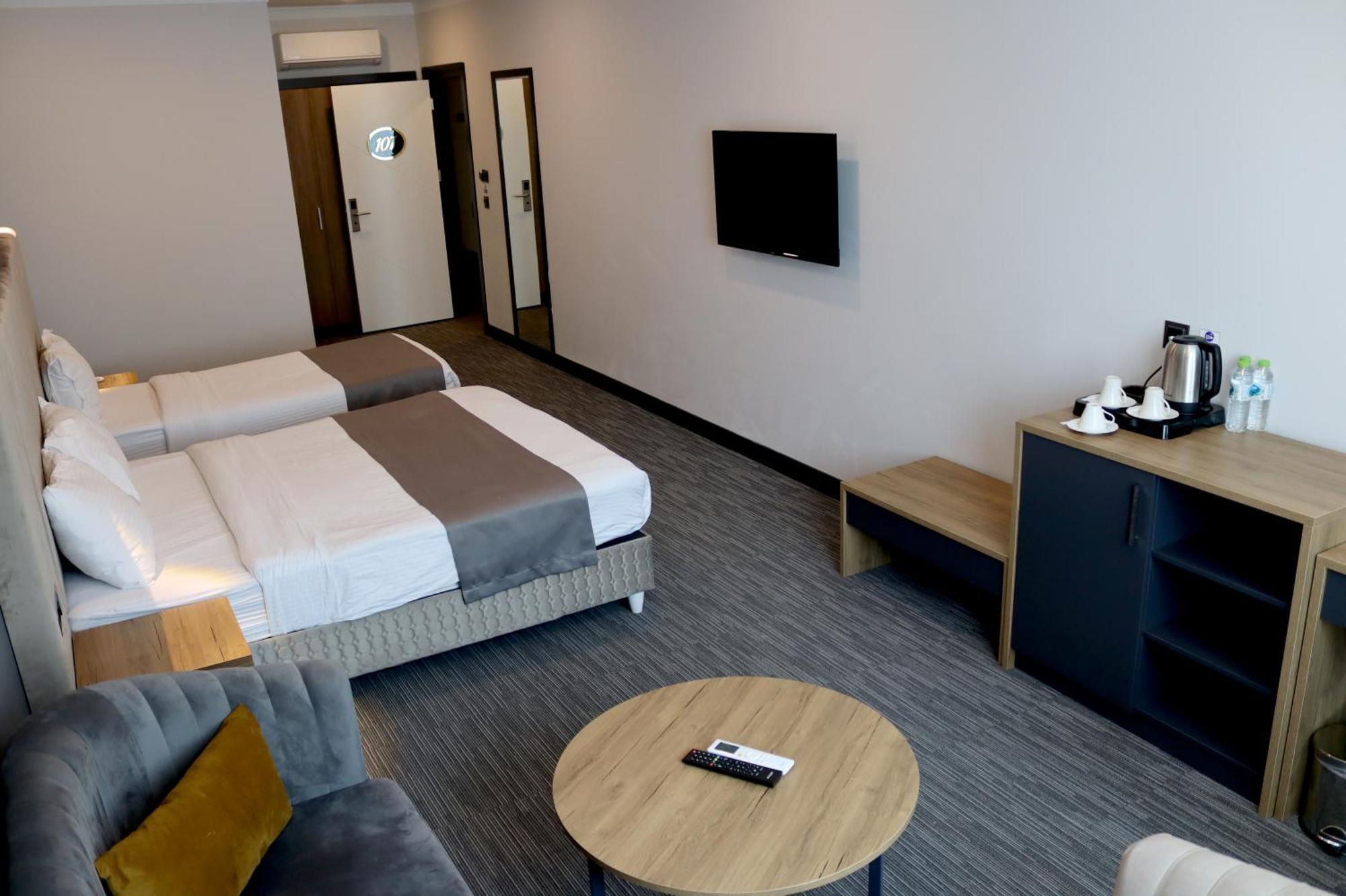 Home Plus Hotel Истанбул Екстериор снимка