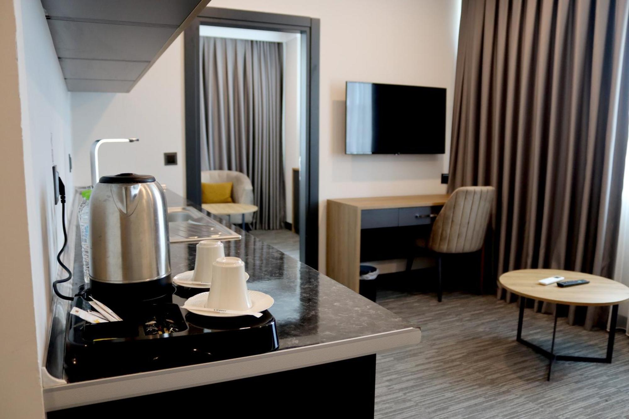 Home Plus Hotel Истанбул Екстериор снимка