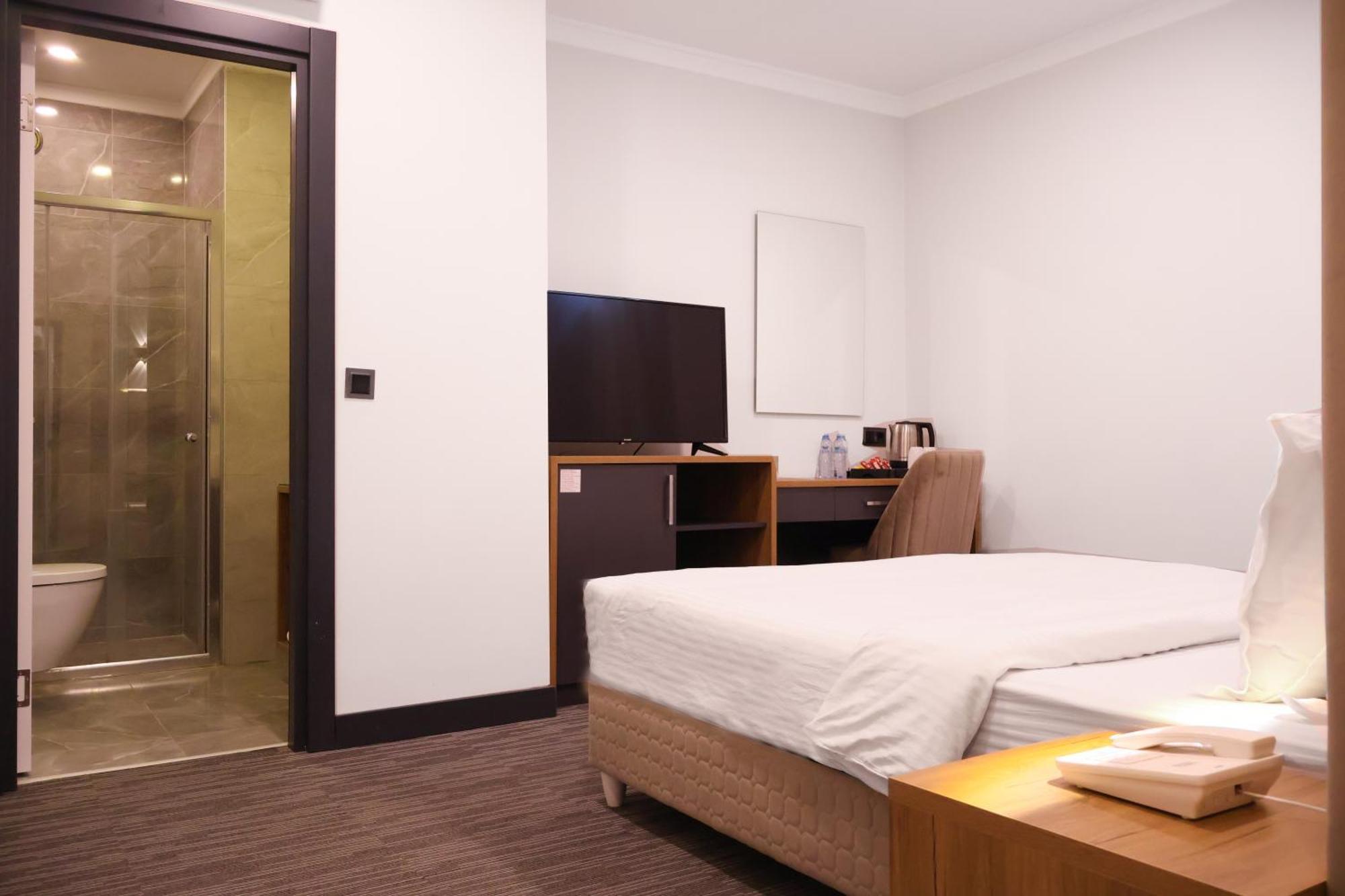 Home Plus Hotel Истанбул Екстериор снимка